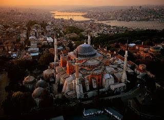 TRES MUERTES EN ESTAMBUL