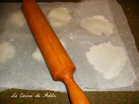 Crujientes de coco, hechos con turrón Crujientes de coco, hechos con turrón