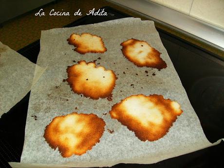 Crujientes de coco, hechos con turrón Crujientes de coco, hechos con turrón