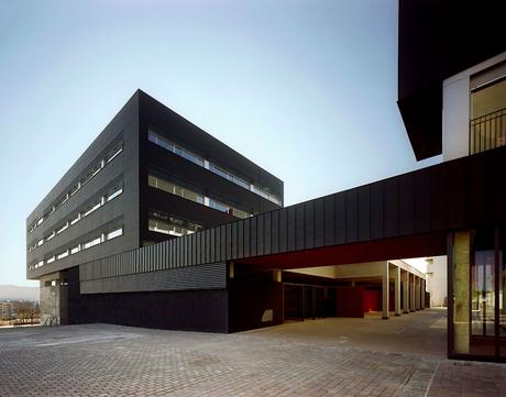 RESIDENTIAL & COMMERCIAL MIXED USE DEVELOPMENT RESIDENTIAL & COMMERCIAL MIXED USE DEVELOPMENT