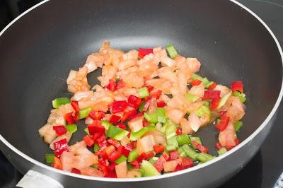 Paella de sepia y guisantes