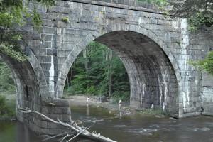 Cathedral of the Pines, Gregory Crewdson ha vuelto Beneath the Bridge,' 2014