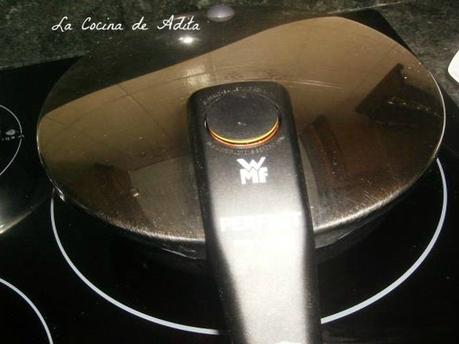 Filetes de ternera en salsa con champiñones Filetes de ternera en salsa con champiñones