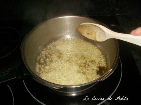 Filetes de ternera en salsa con champiñones Filetes de ternera en salsa con champiñones