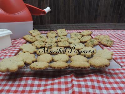 Galletas integrales de avena con queso. Galletas integrales de avena con queso.