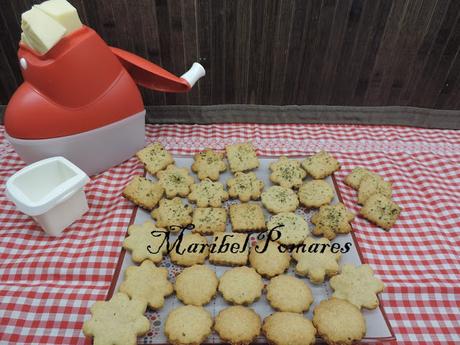 Galletas integrales de avena con queso. Galletas integrales de avena con queso.