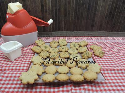 Galletas integrales de avena con queso. Galletas integrales de avena con queso.