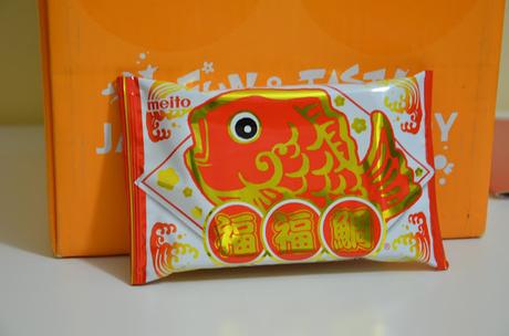 TOKYOTREAT: Unboxing Japanese Candy!!!