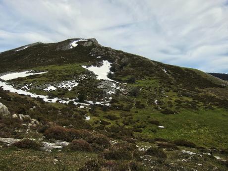 Picos la Berza y Redondo desde Taja