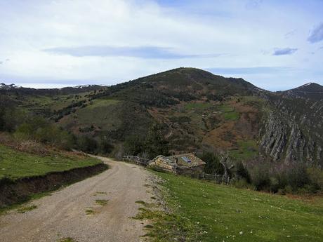 Picos la Berza y Redondo desde Taja