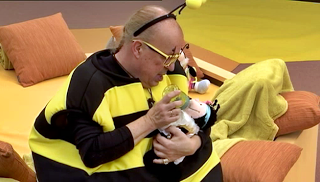 EL HOMBRE QUE SUSURRABA A LAS ABEJAS EL HOMBRE QUE SUSURRABA A LAS ABEJAS