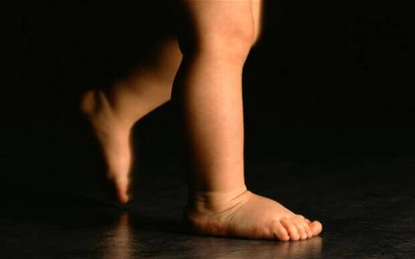 Consejos de seguridad en casa con bebés que empiezan a caminar Consejos de seguridad en casa con bebés que empiezan a caminar