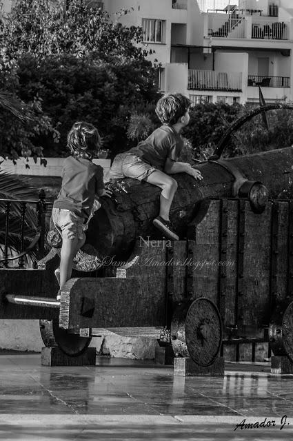 NERJA (MÁLAGA): FOTOGRAFÍAS EN BLANCO/NEGRO