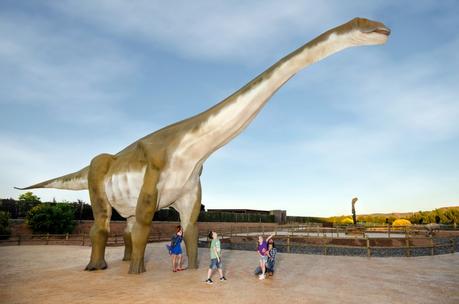 Los 10 parques más divertidos para viajar con hijos, por @GoEuro Viajar con niños: Dinópolis