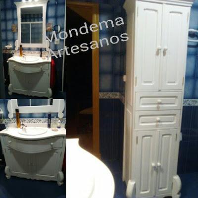 Conjunto de muebles en blanco para baño