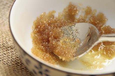 exfoliante casero de miel y azúcar