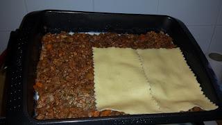 Lasaña a la boloñesa con berenjena y bechamel casera Lasaña a la boloñesa con berenjena y bechamel casera