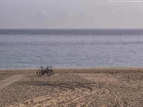 Barcelona (La Barceloneta): Las bicicletas también son para el invierno