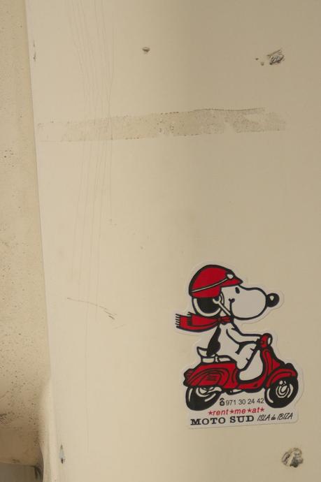 Snoopy en motocicleta.jpg