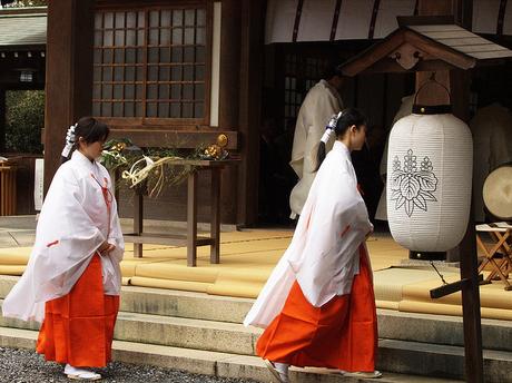 Miko, las sacerdotisas japonesas Miko, las sacerdotisas japonesas