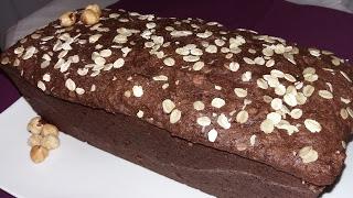 Bizcocho de chocolate, avellanas y copos de avena Bizcocho de chocolate, avellanas y copos de avena
