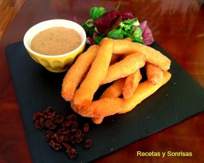 FINGERS DE POLLO CON SALSA DE MAYONESA, PASAS , LEA PERRINS Y MIEL FINGERS DE POLLO CON SALSA DE MAYONESA, PASAS , LEA PERRINS Y MIEL