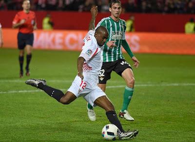 Sevilla 4-0 Betis. Un camino de rosas y una fiesta en Nervión