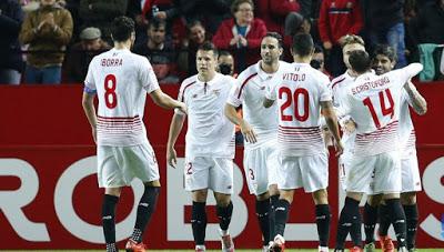 Sevilla 2-0 Espanyol. Cierre del 2015 con victoria y récord Sevilla 2-0 Espanyol. Cierre del 2015 con victoria y récord
