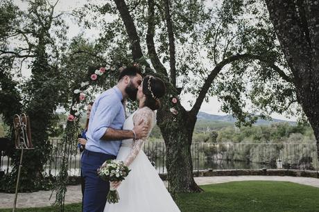 RAQUEL E ISRAEL: UNA BODA CON VISTAS AL LAGO RAQUEL E ISRAEL: UNA BODA CON VISTAS AL LAGO