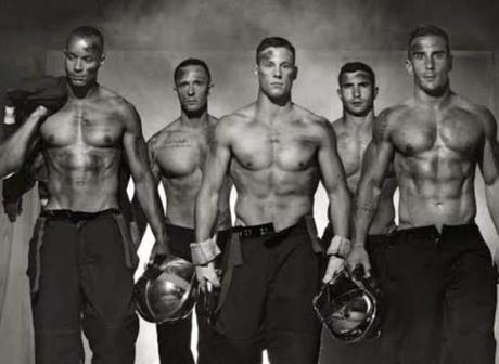 CALENDRIER-POMPIERS-640x468