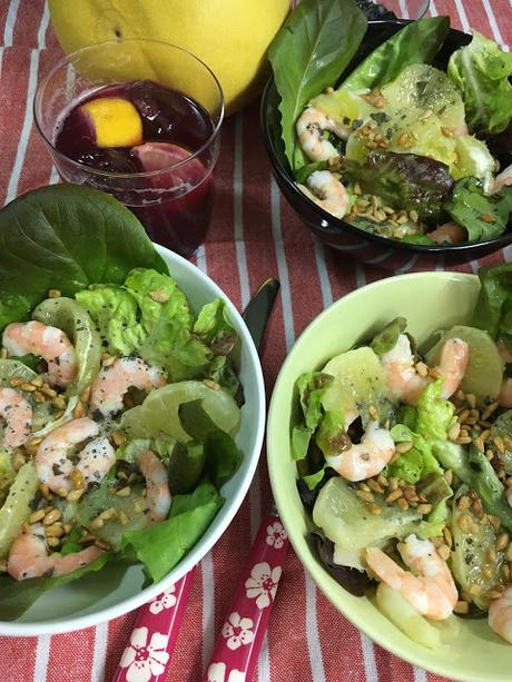 Ensalada Con Pomelo, Langostinos Y Pipas Ensalada Con Pomelo, Langostinos Y Pipas