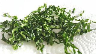 CRUJIENTE DE ACELGAS: (FALSAS) ALGAS FRITAS O CRISPY SEAWEED CRUJIENTE DE ACELGAS: (FALSAS) ALGAS FRITAS O CRISPY SEAWEED