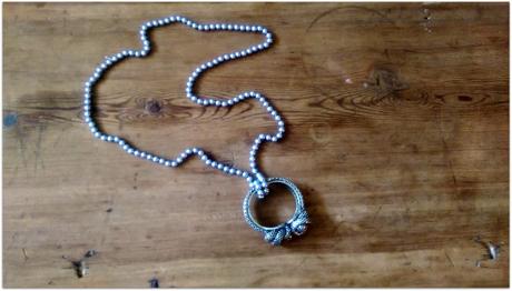 DIY: Hacer tu propio collar en cuestión de segundos DIY: Hacer tu propio collar en cuestión de segundos