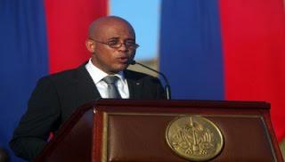 Haití cayó este domingo en vacío de poder político.