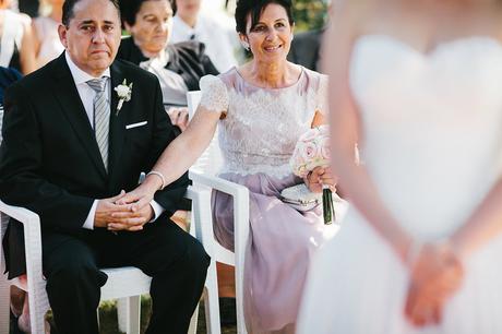 La boda de Raquel y Ángel La emoción de los padres