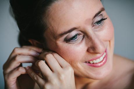 La boda de Raquel y Ángel Los pendientes de la novia