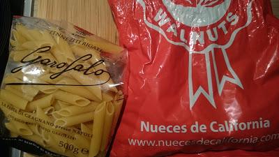 PENNE RIGATE CON NUECES Y POLLO (Garofalo vs Nueces de California) PENNE RIGATE CON NUECES Y POLLO (Garofalo vs Nueces de California)