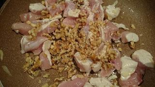 PENNE RIGATE CON NUECES Y POLLO (Garofalo vs Nueces de California) PENNE RIGATE CON NUECES Y POLLO (Garofalo vs Nueces de California)