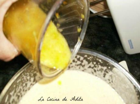 Bizcocho jugoso, de naranjas Bizcocho jugoso, de naranjas