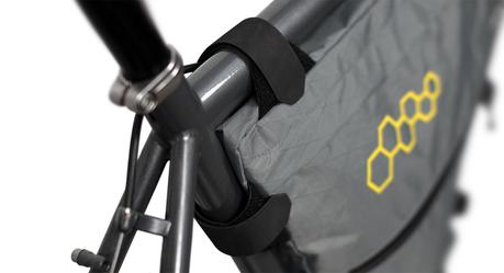 Apidura ofrece una interesante línea de bolsos para el cuadro de la bicicleta para gran capacidad de almacenamiento Apidura ofrece una interesante línea de bolsos para el cuadro de la bicicleta para gran capacidad de almacenamiento