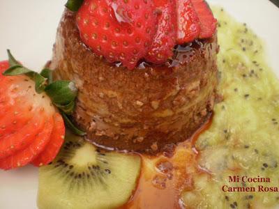 FLAN DE CHOCOLATE CON FRESAS Y PURÉ DE KIWI CON AROMA DE ACEITE DE OLIVA VIRGEN EXTRA FLAN DE CHOCOLATE CON FRESAS Y PURÉ DE KIWI CON AROMA DE ACEITE DE OLIVA VIRGEN EXTRA