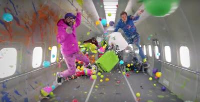 Ok Go estrenan el primer videoclip grabado con gravedad cero: 'Upside down & Inside out' Ok Go estrenan el primer videoclip grabado con gravedad cero: 'Upside down & Inside out'