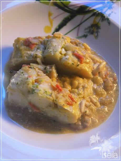 Bacalao con pasas y piñones