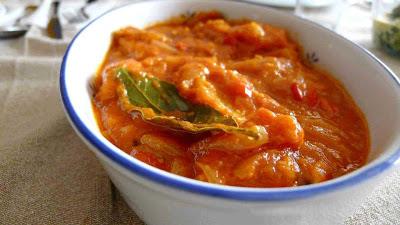 BACALAO CON TOMATE o ENCEBOLLAO DE TOMATE CON BACALAO