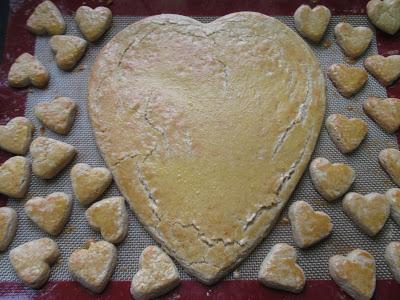 Tarta de galleta, nata y fresas