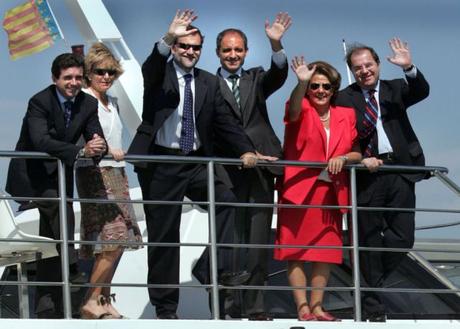 El gobierno de los panolis y las berenjenas yate