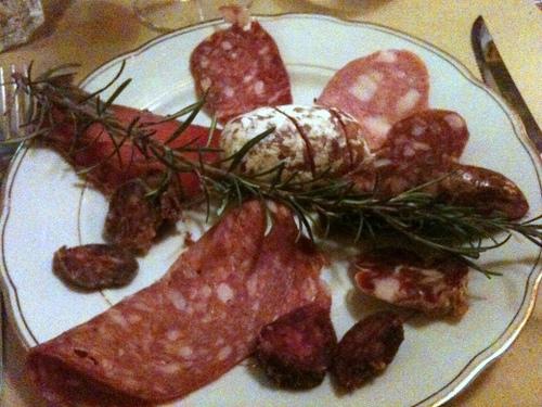 Postales de Turín (iii) Il miglior salume piemontese, nella Cantine Barbaroux