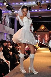 Desfile en Victoria Palace Recepciones 2010 Desfile en Victoria Palace Recepciones 2010