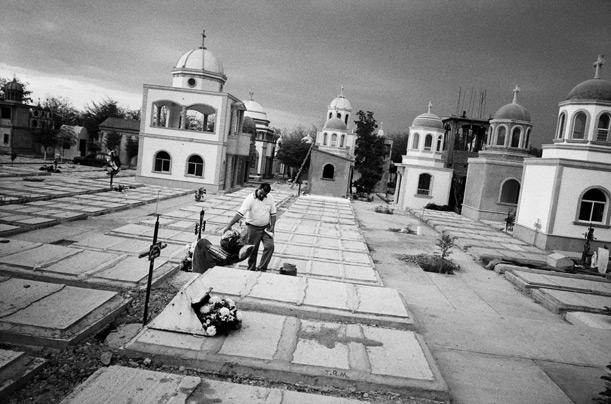 humaya10 Cronica Visual del Día de los Muertos: Los narco mausoleos de Culiacán