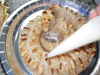 ANGUILA DE MAZAPÁN DE YEMA ANGUILA DE MAZAPÁN DE YEMA